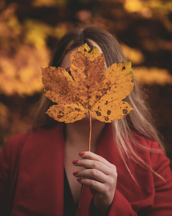 Comprendre son SPM : émotions, hormones et solutions naturelles